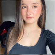 Profesora de matemáticas y lengua castellana, estoy estudiando la carrera de educación infantil.